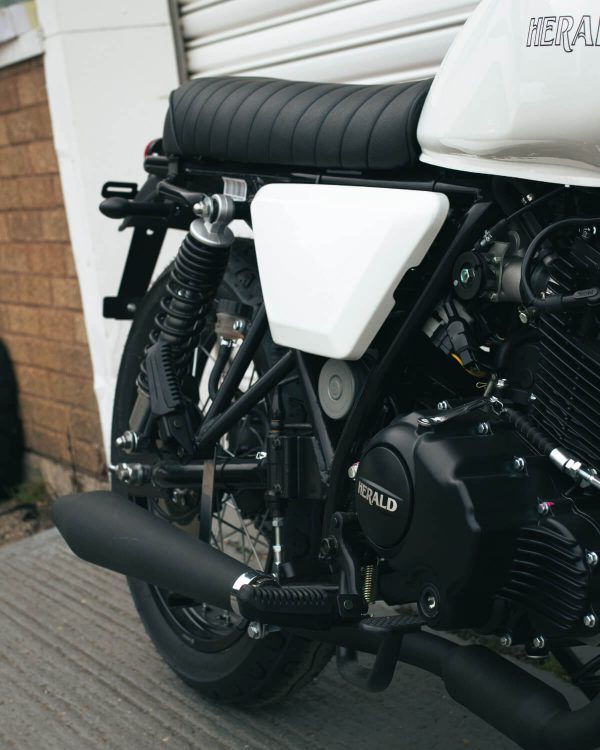 Classic 250 Herald Motorbike White